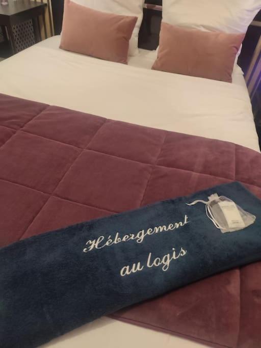 Hebergement Au Logis Souge-le-Ganelon Luaran gambar